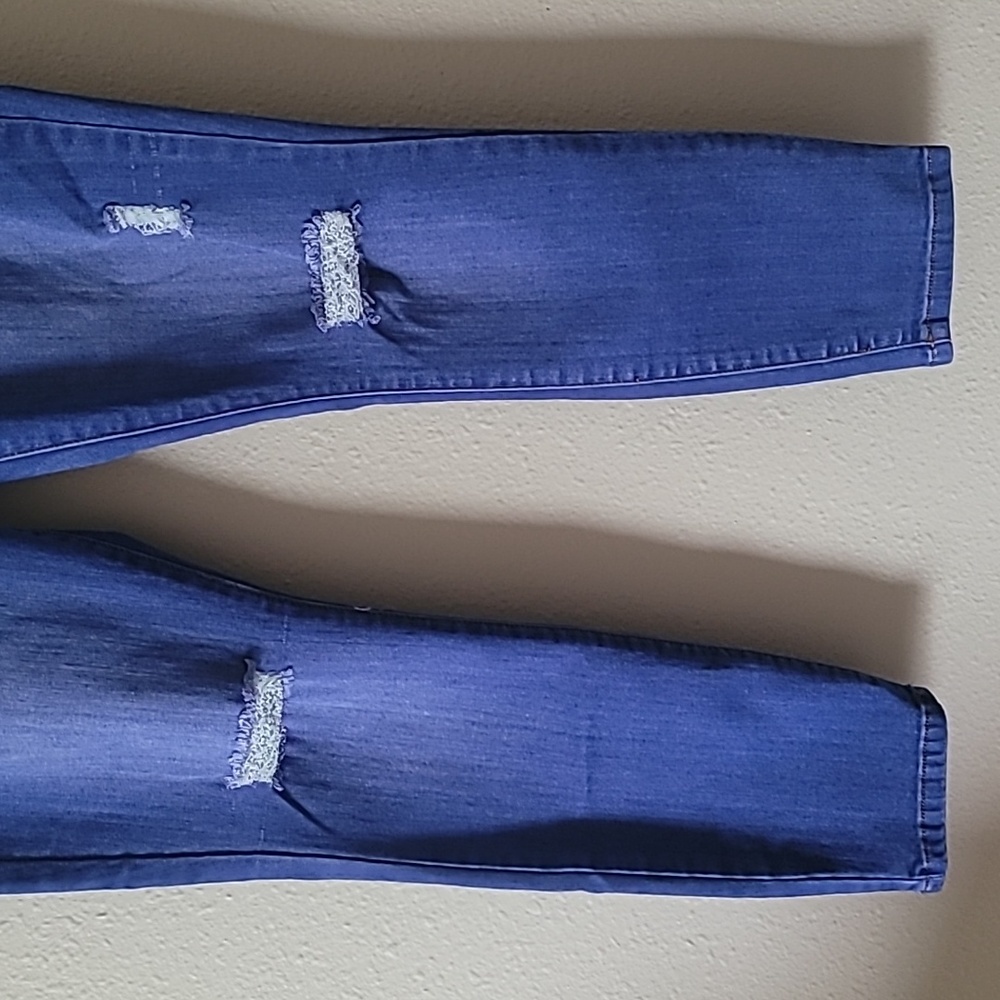 Guess Ripped Jeans - Picture 3 of 12